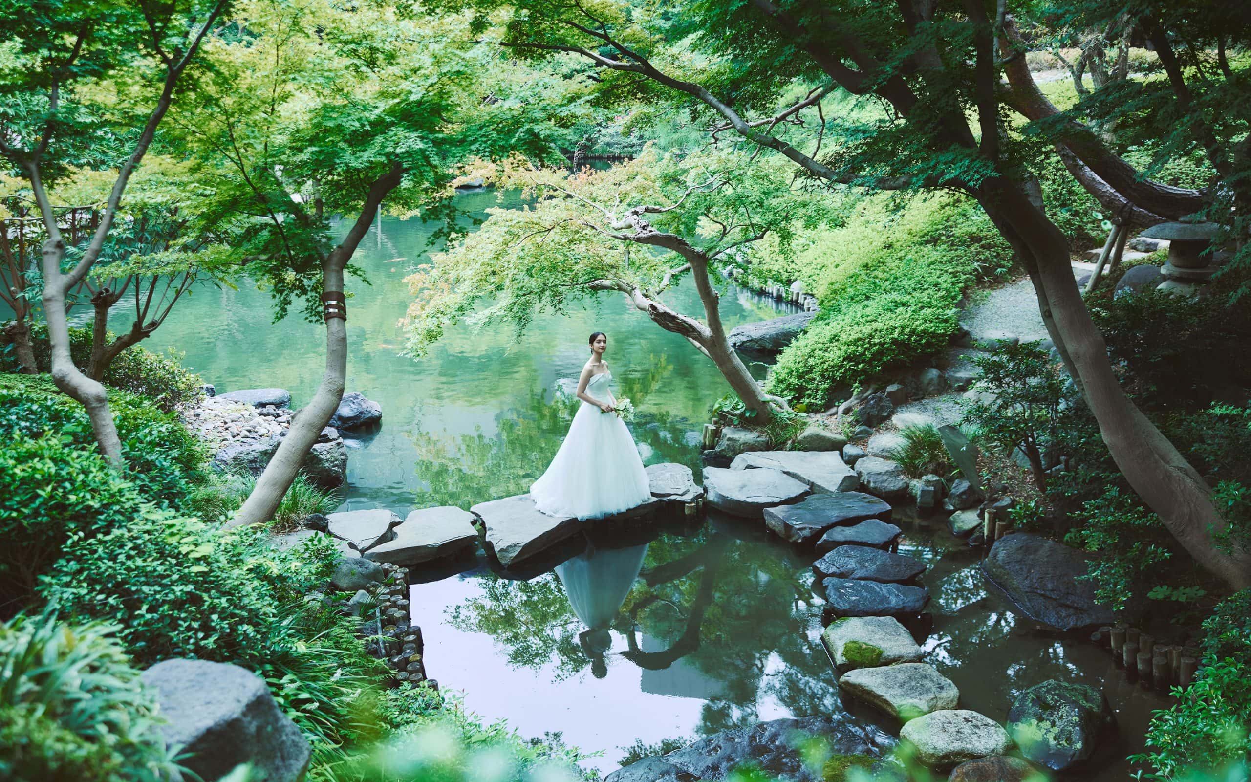 八 芳 園 結婚 式